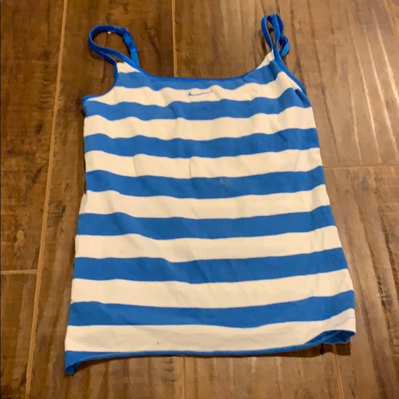 Nike top - Picture 2 of 3